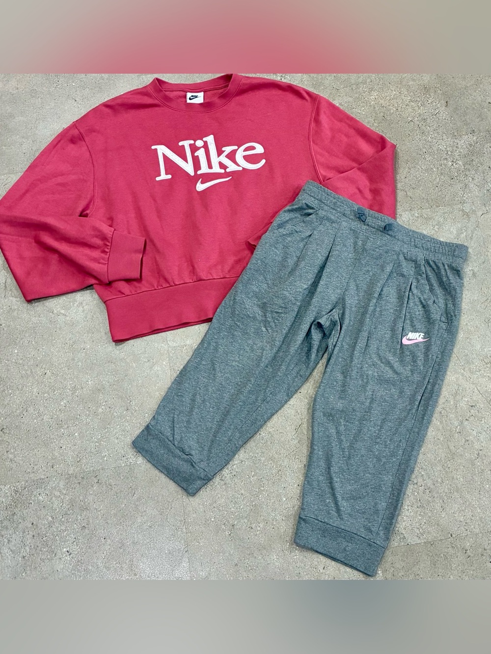 Women’s NIKE Oversized Sweatshirt & Cropped Jogger Sweatpants, sz Medium